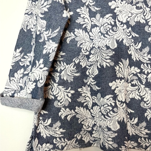 Chico’s Damask Denim Dolman Sleeve Top Blouse Sz M - Picture 4 of 7